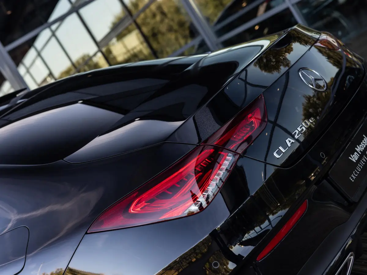 250 e AMG Line | PANORAMADAK | STOELVERWARMING | ACHTERUITRIJCAMERA | SFEERVERLICHTING | APPLE CARPLAY | NIGHT PAKKET | 18 INCH |