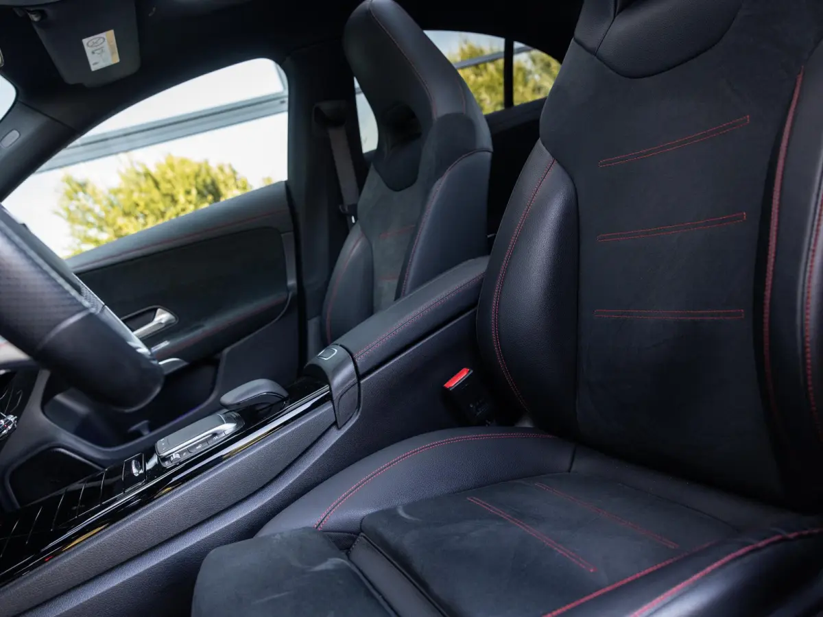 250 e AMG Line | PANORAMADAK | STOELVERWARMING | ACHTERUITRIJCAMERA | SFEERVERLICHTING | APPLE CARPLAY | NIGHT PAKKET | 18 INCH |