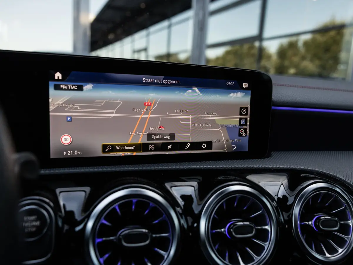 250 e AMG Line | PANORAMADAK | STOELVERWARMING | ACHTERUITRIJCAMERA | SFEERVERLICHTING | APPLE CARPLAY | NIGHT PAKKET | 18 INCH |