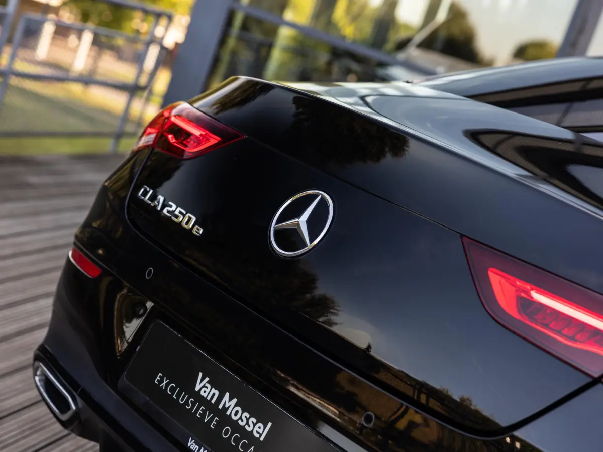 250 e AMG Line | PANORAMADAK | STOELVERWARMING | ACHTERUITRIJCAMERA | SFEERVERLICHTING | APPLE CARPLAY | NIGHT PAKKET | 18 INCH |