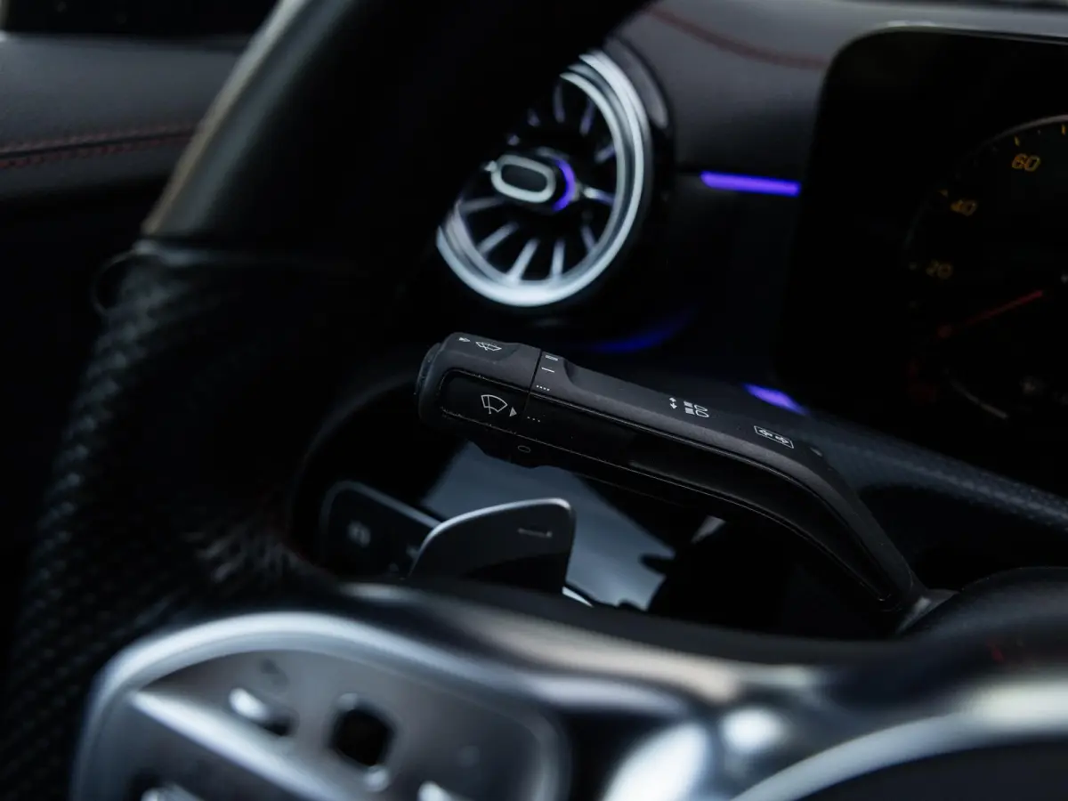 250 e AMG Line | PANORAMADAK | STOELVERWARMING | ACHTERUITRIJCAMERA | SFEERVERLICHTING | APPLE CARPLAY | NIGHT PAKKET | 18 INCH |