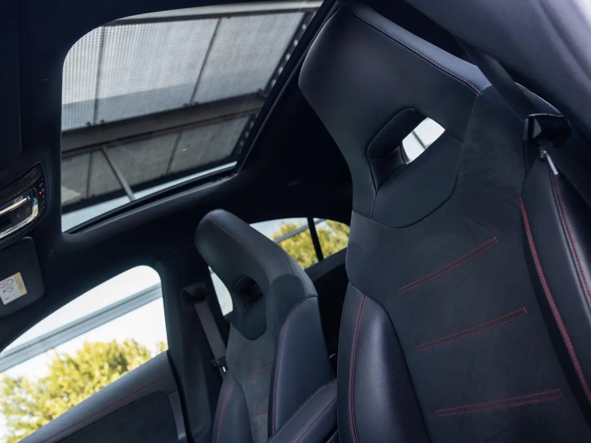 250 e AMG Line | PANORAMADAK | STOELVERWARMING | ACHTERUITRIJCAMERA | SFEERVERLICHTING | APPLE CARPLAY | NIGHT PAKKET | 18 INCH |
