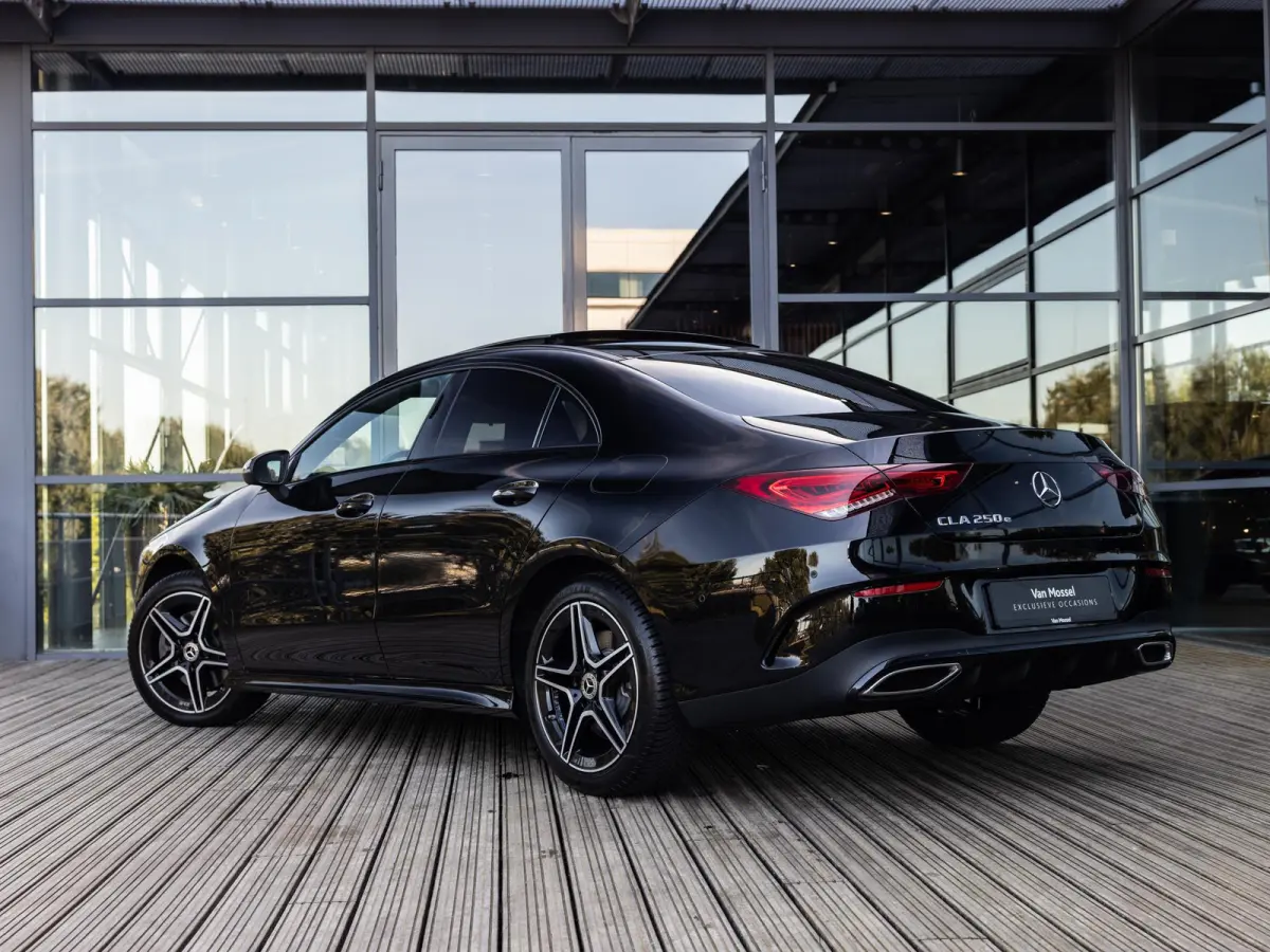 250 e AMG Line | PANORAMADAK | STOELVERWARMING | ACHTERUITRIJCAMERA | SFEERVERLICHTING | APPLE CARPLAY | NIGHT PAKKET | 18 INCH |