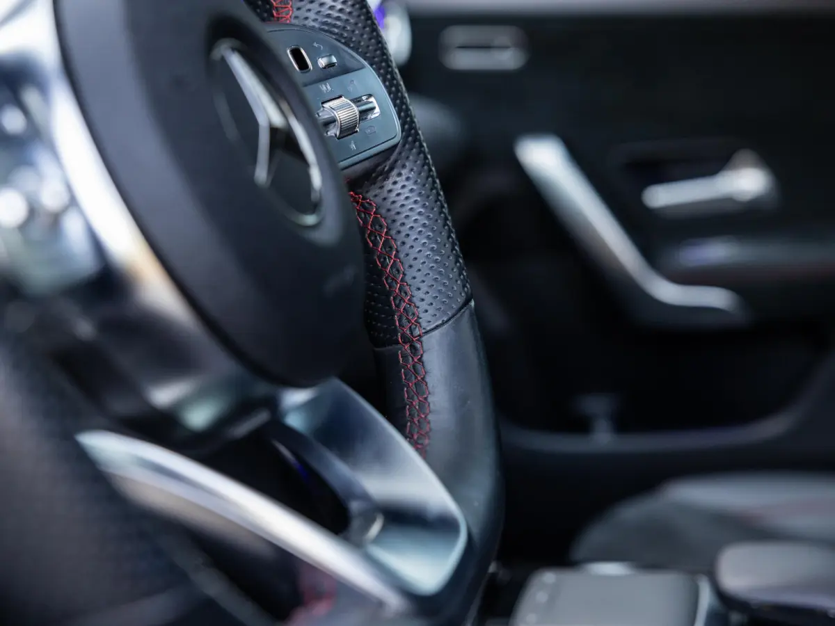 250 e AMG Line | PANORAMADAK | STOELVERWARMING | ACHTERUITRIJCAMERA | SFEERVERLICHTING | APPLE CARPLAY | NIGHT PAKKET | 18 INCH |