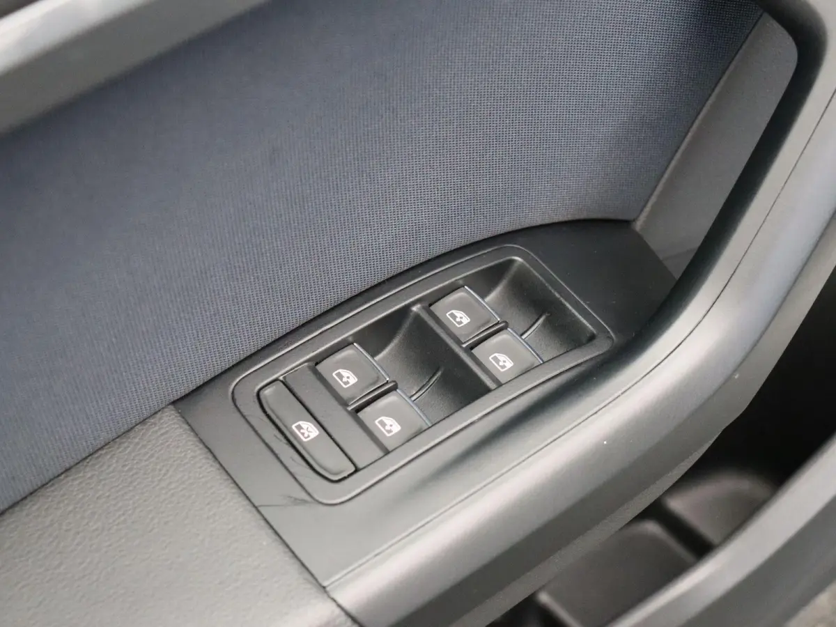 1.0 EcoTSI Style | 1e Eigenaar | Dealeronderhouden | Elektrisch inklapbare trekhaak | Lichtmetalen velgen | Multimediasysteem |