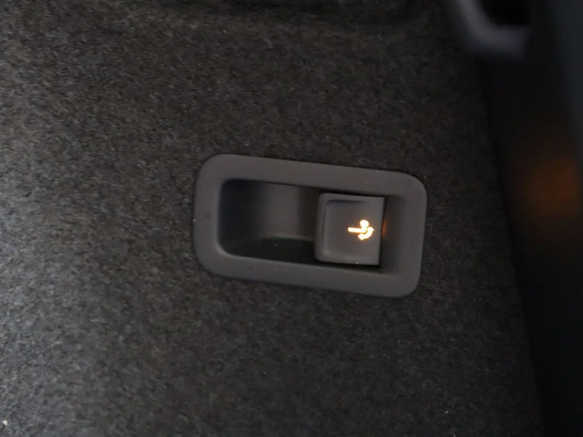 1.0 EcoTSI Style | 1e Eigenaar | Dealeronderhouden | Elektrisch inklapbare trekhaak | Lichtmetalen velgen | Multimediasysteem |