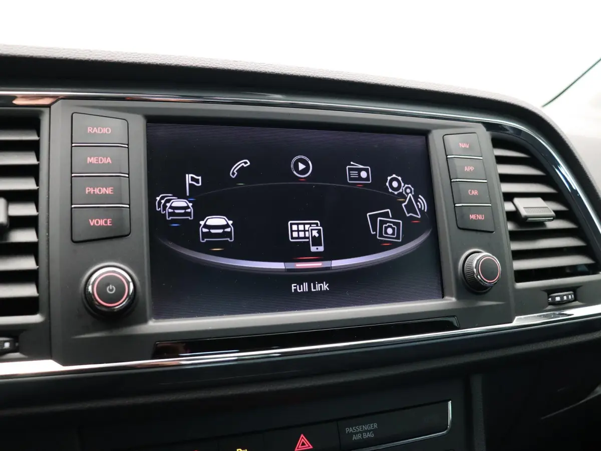 1.0 EcoTSI Style | 1e Eigenaar | Dealeronderhouden | Elektrisch inklapbare trekhaak | Lichtmetalen velgen | Multimediasysteem |