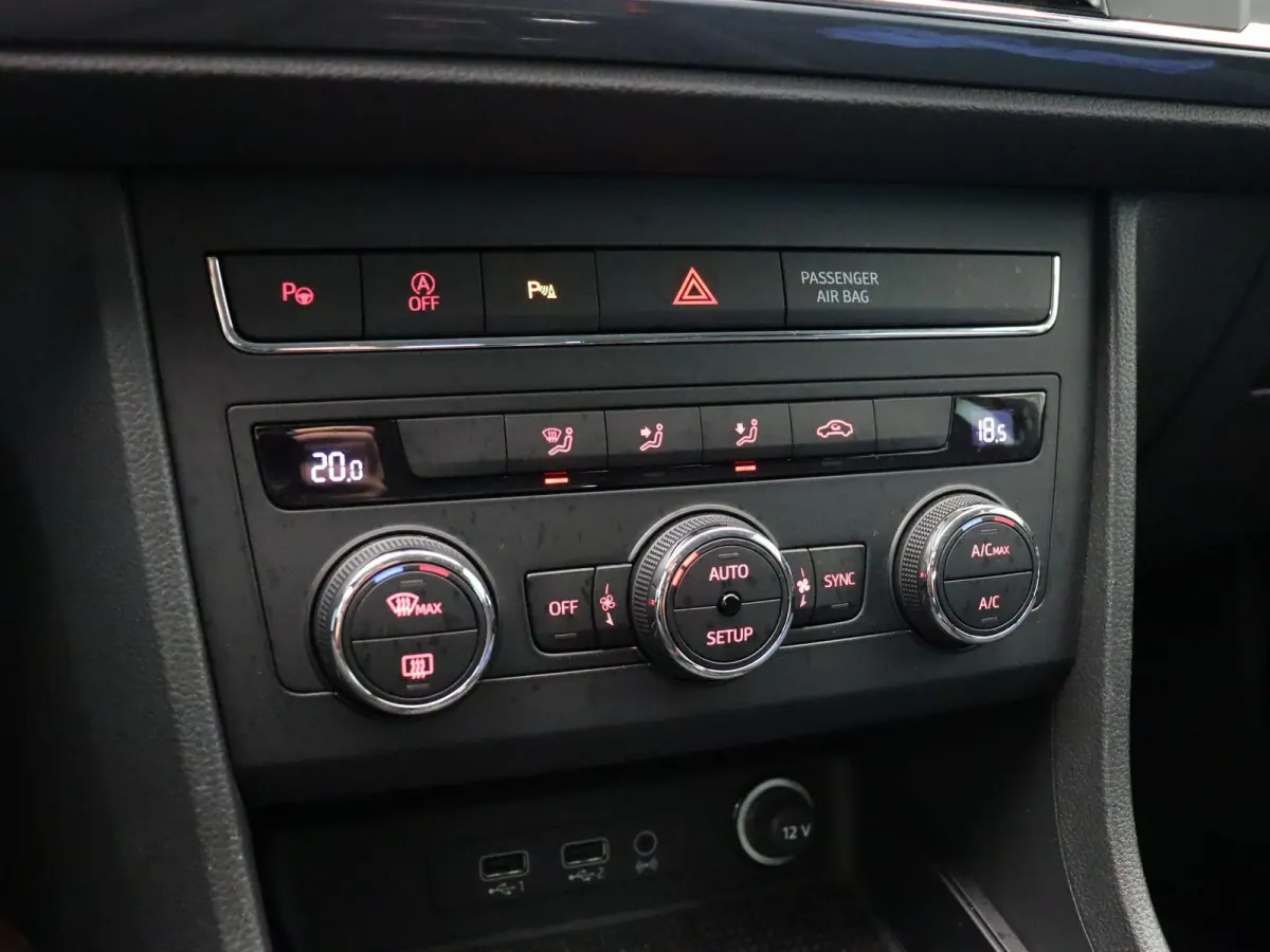 1.0 EcoTSI Style | 1e Eigenaar | Dealeronderhouden | Elektrisch inklapbare trekhaak | Lichtmetalen velgen | Multimediasysteem |