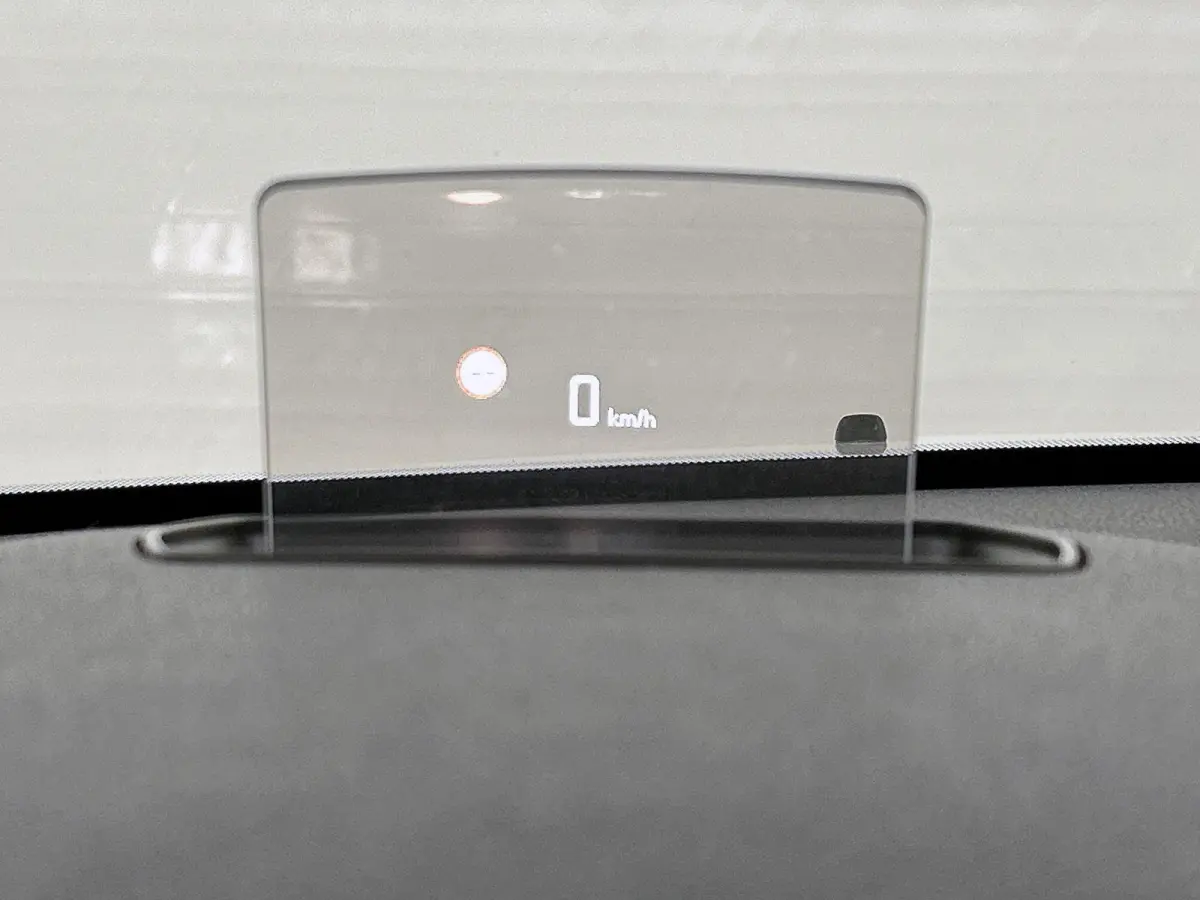 2.0 180pk L2H1 Innovation Automaat | Navigatie | Head-Up Display | Camera | Adaptieve Cruise Control | 17"LMV | Climate Control | Apple Carplay/Android Auto |