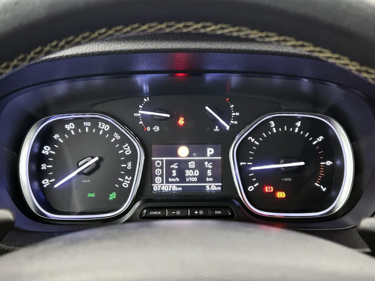 2.0 180pk L2H1 Innovation Automaat | Navigatie | Head-Up Display | Camera | Adaptieve Cruise Control | 17"LMV | Climate Control | Apple Carplay/Android Auto |