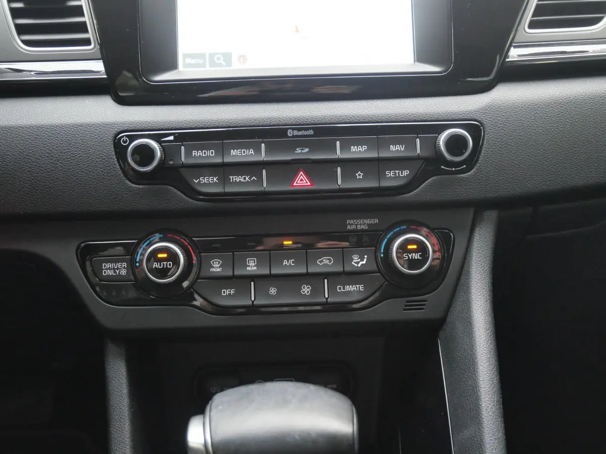 1.6 GDi Hybrid DynamicLine | Trekhaak | Cruise | Clima | Navigatie | Camera