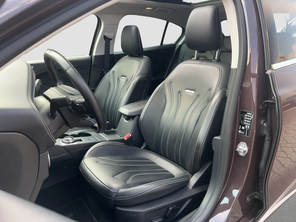 1.5 EcoBoost Vignale | Pano | Stoelverwarming | Adap. Cruise | Camera |
