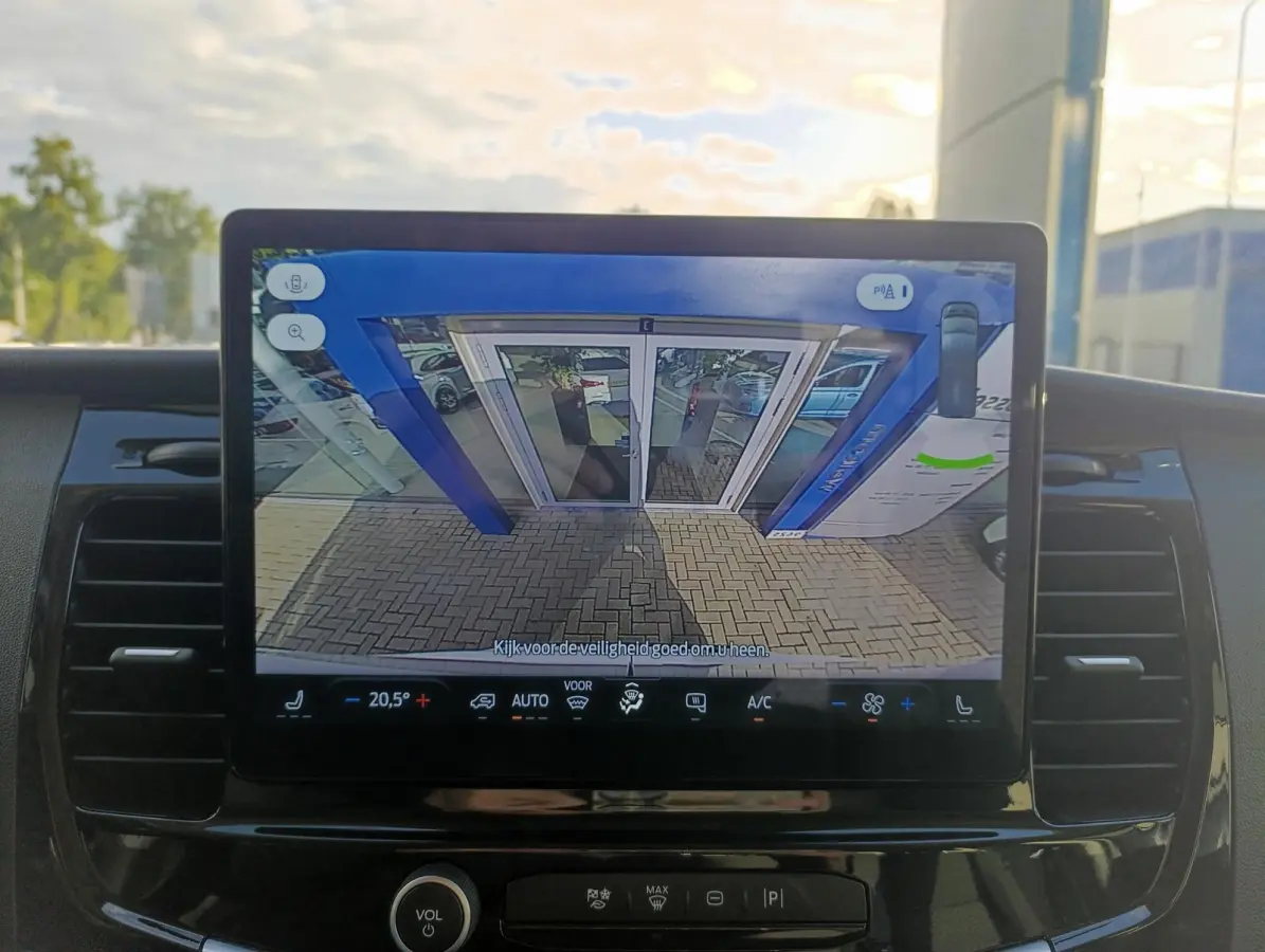 350 L3H2 Trend 68 kWh | Adaptive Cruise | Dodehoekdetectie | Camera | PDC V+A | Stoelverwarming