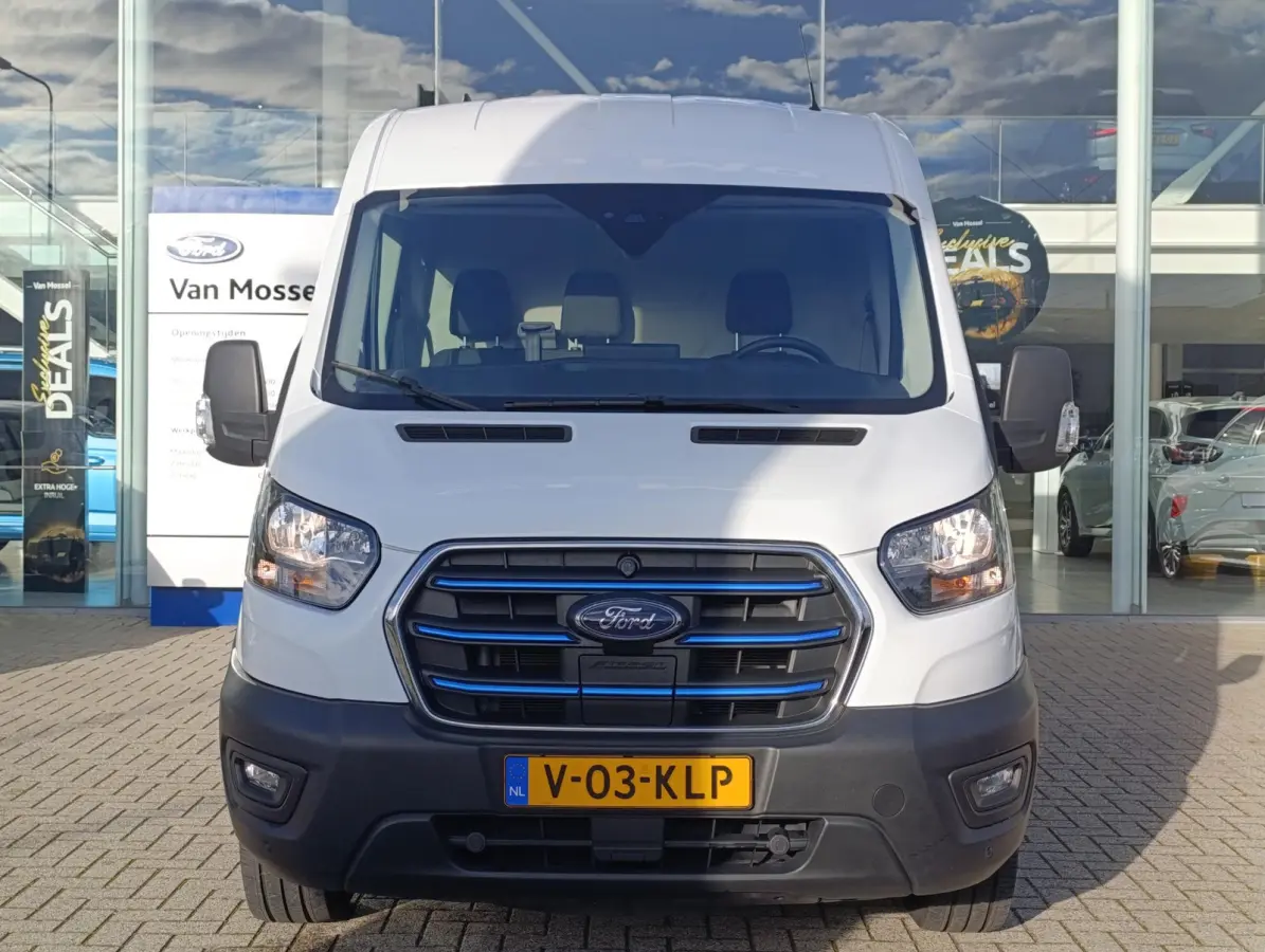 350 L3H2 Trend 68 kWh | Adaptive Cruise | Dodehoekdetectie | Camera | PDC V+A | Stoelverwarming