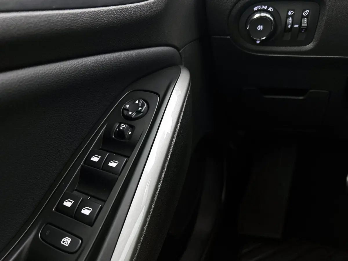 1.6 225pk Plug-In Hybrid Business Eleganc Automaat | Elektrische Achterklep | AGR-Stoelen | Stuurverwarming | Adaptieve Cruise Control | Parkeersensoren | 18"LMV | Apple Carplay/Android Auto