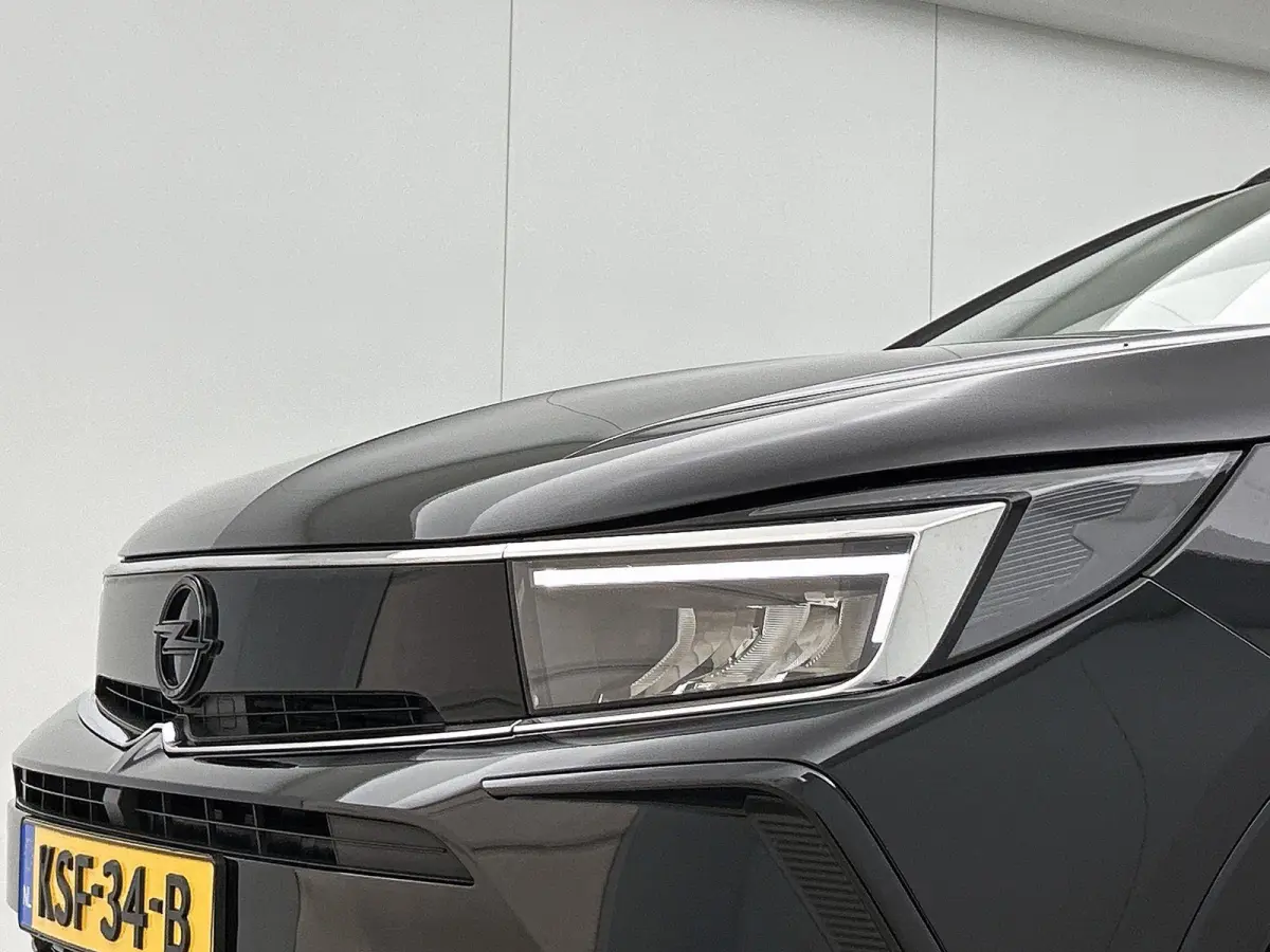 1.6 225pk Plug-In Hybrid Business Eleganc Automaat | Elektrische Achterklep | AGR-Stoelen | Stuurverwarming | Adaptieve Cruise Control | Parkeersensoren | 18"LMV | Apple Carplay/Android Auto