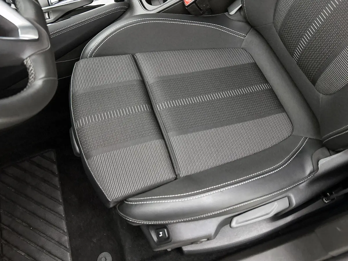 1.6 225pk Plug-In Hybrid Business Eleganc Automaat | Elektrische Achterklep | AGR-Stoelen | Stuurverwarming | Adaptieve Cruise Control | Parkeersensoren | 18"LMV | Apple Carplay/Android Auto