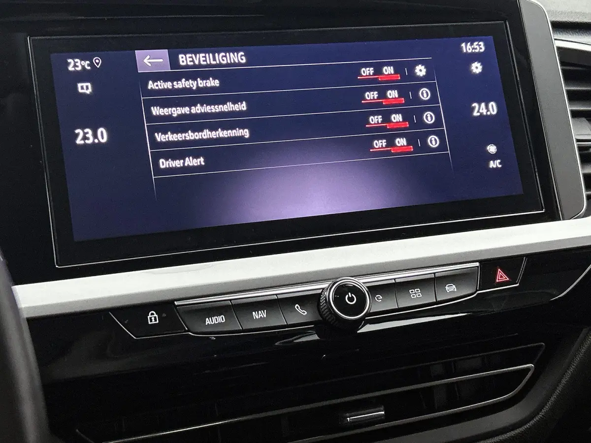 1.6 225pk Plug-In Hybrid Business Eleganc Automaat | Elektrische Achterklep | AGR-Stoelen | Stuurverwarming | Adaptieve Cruise Control | Parkeersensoren | 18"LMV | Apple Carplay/Android Auto