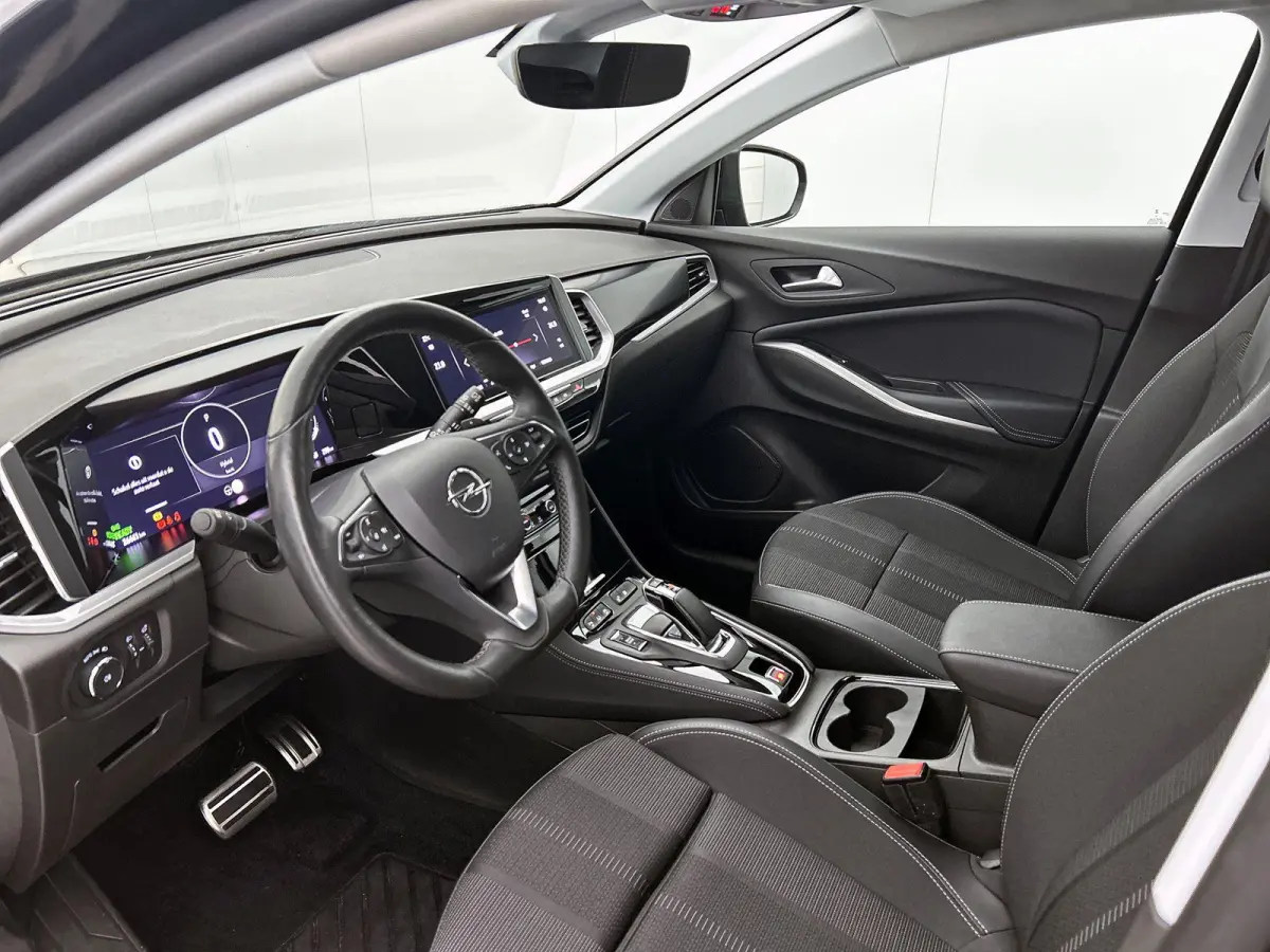 1.6 225pk Plug-In Hybrid Business Eleganc Automaat | Elektrische Achterklep | AGR-Stoelen | Stuurverwarming | Adaptieve Cruise Control | Parkeersensoren | 18"LMV | Apple Carplay/Android Auto
