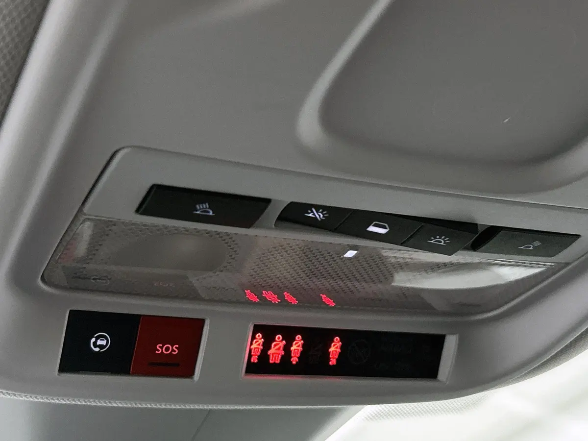 1.6 225pk Plug-In Hybrid Business Eleganc Automaat | Elektrische Achterklep | AGR-Stoelen | Stuurverwarming | Adaptieve Cruise Control | Parkeersensoren | 18"LMV | Apple Carplay/Android Auto