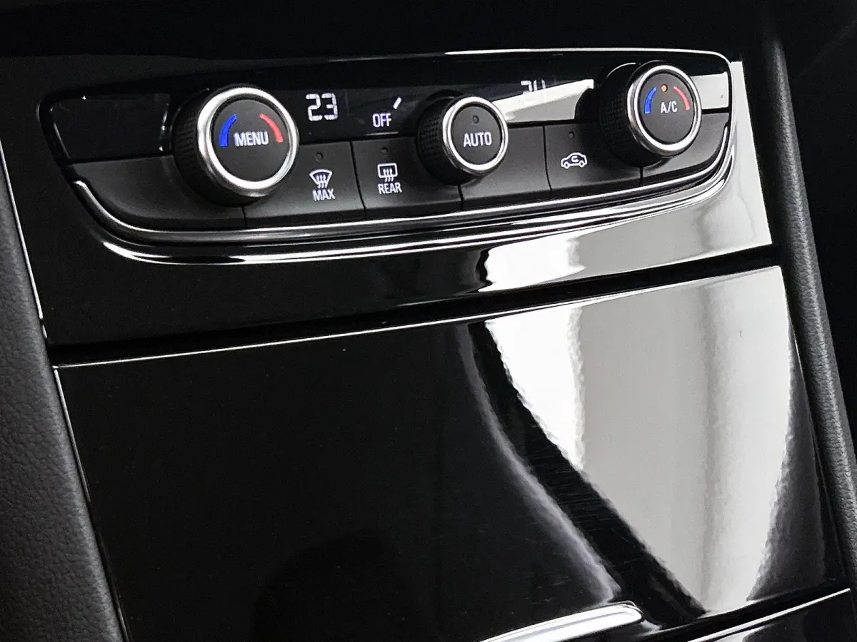 1.6 225pk Plug-In Hybrid Business Eleganc Automaat | Elektrische Achterklep | AGR-Stoelen | Stuurverwarming | Adaptieve Cruise Control | Parkeersensoren | 18"LMV | Apple Carplay/Android Auto