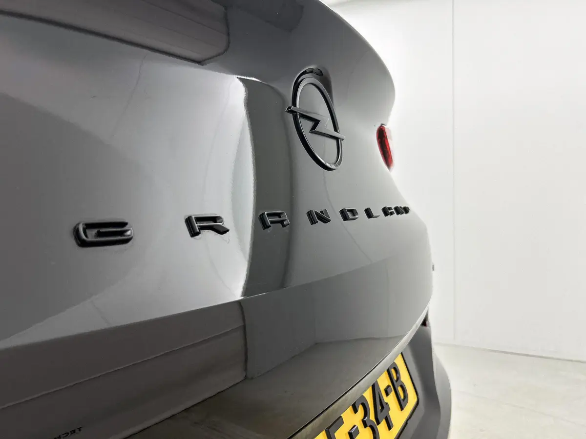 1.6 225pk Plug-In Hybrid Business Eleganc Automaat | Elektrische Achterklep | AGR-Stoelen | Stuurverwarming | Adaptieve Cruise Control | Parkeersensoren | 18"LMV | Apple Carplay/Android Auto