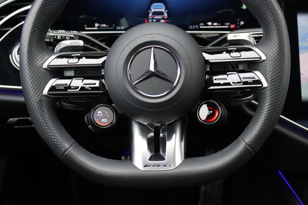 AMG 53 4MATIC+ Premium+ | 612pk | Hyperscreen | Achterasbesturing | Distronic+ | Burmester | Trekhaak | HUD | Verwarmd Stuurwiel | Digital Light | 3D-Display |