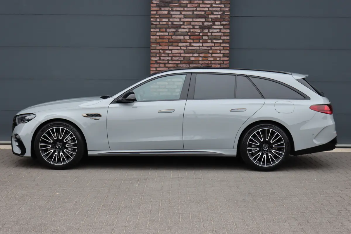 AMG 53 4MATIC+ Premium+ | 612pk | Hyperscreen | Achterasbesturing | Distronic+ | Burmester | Trekhaak | HUD | Verwarmd Stuurwiel | Digital Light | 3D-Display |