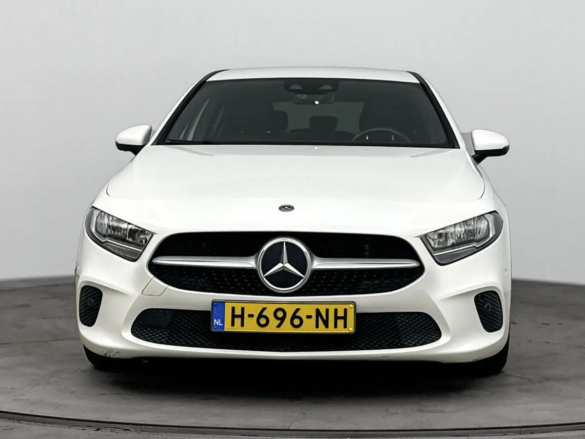 160 Business Solution | Cruise Control | Achteruitrijcamera | Keyless | Lane Assist | lichtmetalen velgen 16"|