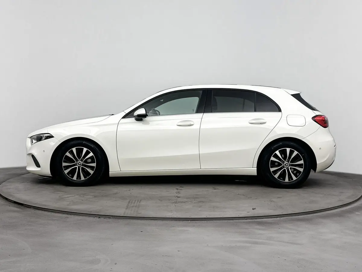 160 Business Solution | Cruise Control | Achteruitrijcamera | Keyless | Lane Assist | lichtmetalen velgen 16"|