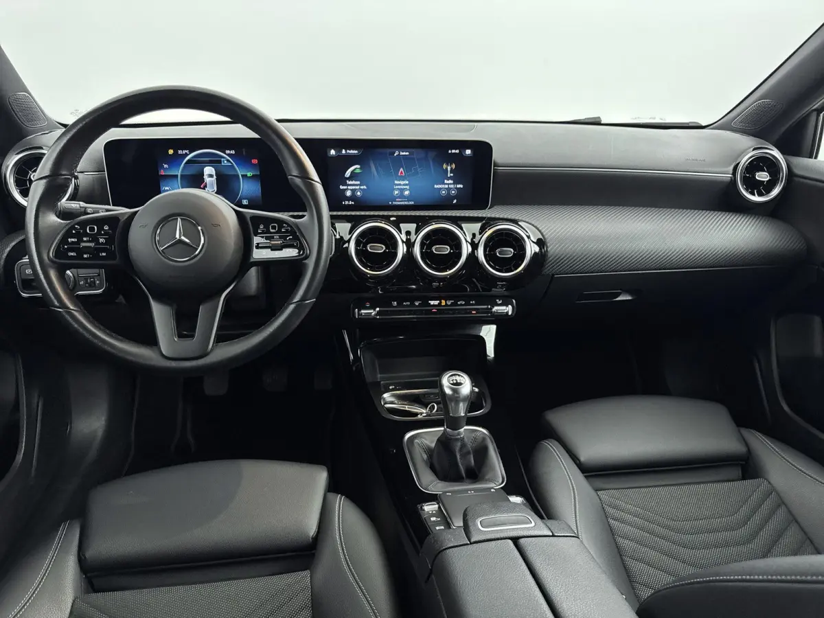 160 Business Solution | Cruise Control | Achteruitrijcamera | Keyless | Lane Assist | lichtmetalen velgen 16"|