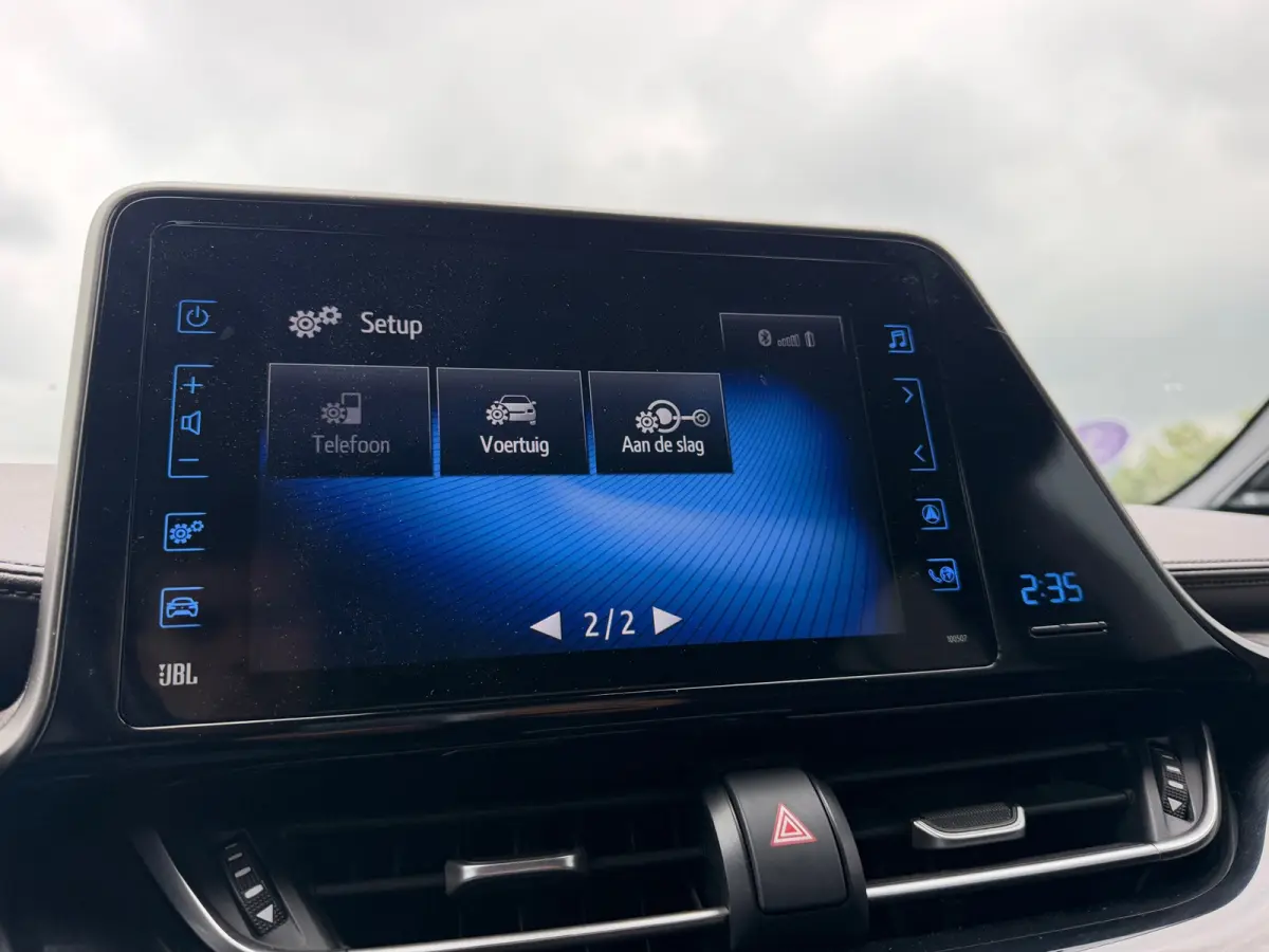 1.8 Hybrid Executive - Phantom Brown - Cruise/Carplay/Camera