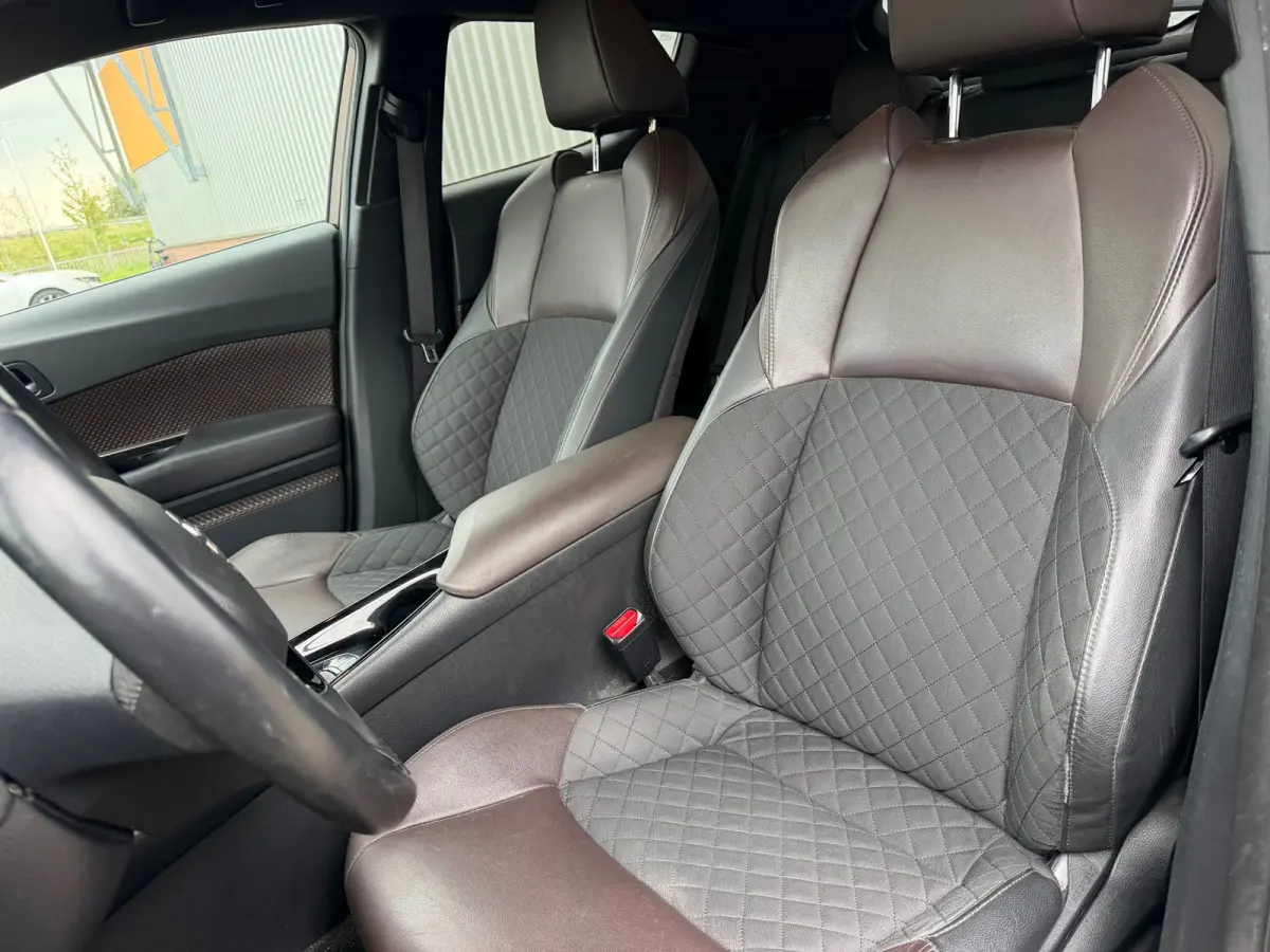 1.8 Hybrid Executive - Phantom Brown - Cruise/Carplay/Camera