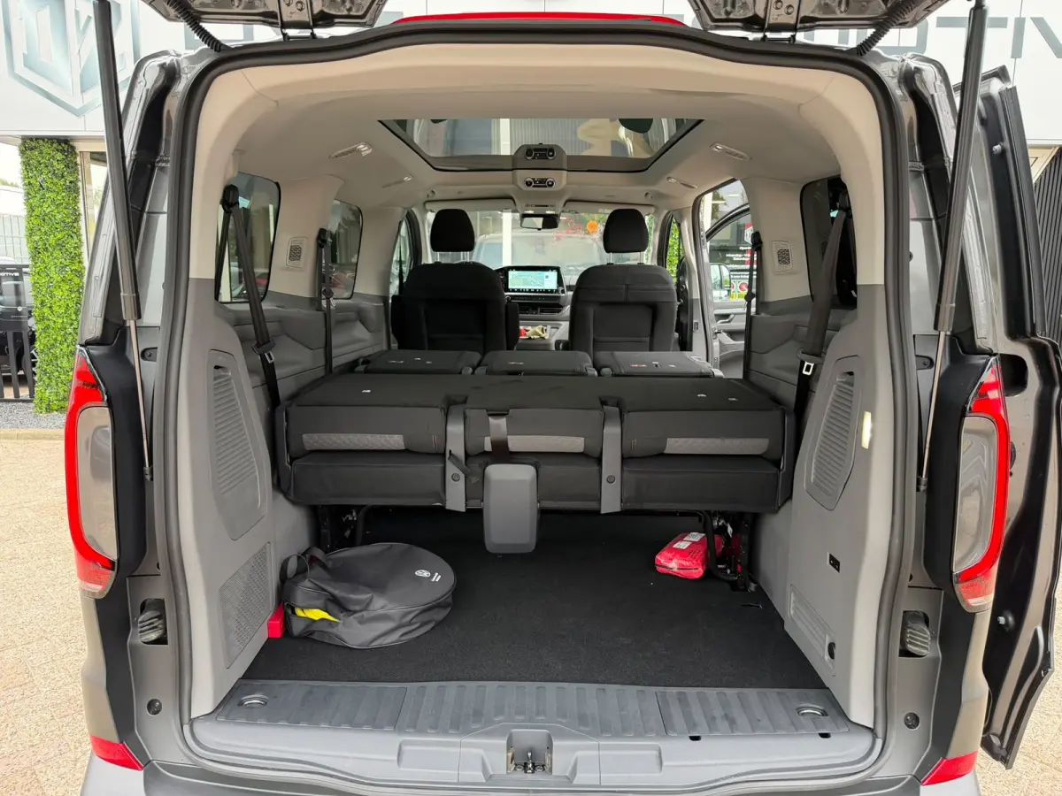 Caravelle PanAmericana 218PK | 8-Zits | Pano | 4-Zone Clima | Winter Pack | BTW