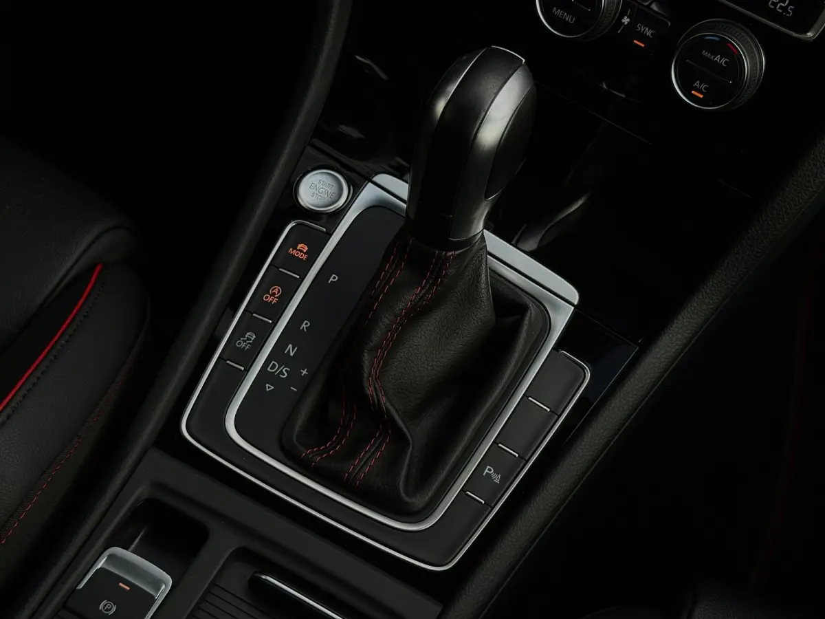 2.0 TSI GTI Performance / Pano / Dcc / Acc / Carplay / Dynaudio / Garantie / Leder / Keyless / Camera / Mode Sport