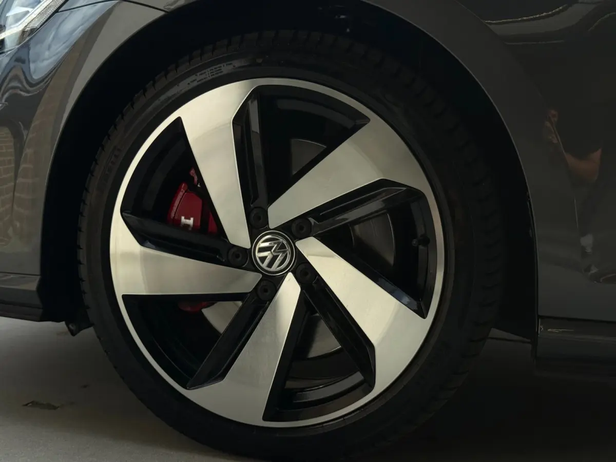 2.0 TSI GTI Performance / Pano / Dcc / Acc / Carplay / Dynaudio / Garantie / Leder / Keyless / Camera / Mode Sport