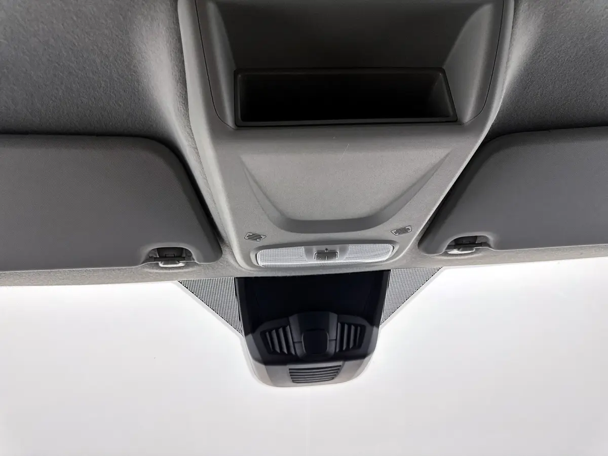 300 2.0 TDCI L2H1 Limited DC 170pk Navigatie Schuifdeur L+R Dubbele cabine Stoelverwarming