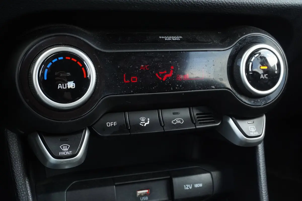 1.0 DPi DynamicPlusLine / Camera / Carplay / Cruise / ECC / Keyless-Entry&Start / 15"LMV / = DEALER ONDERHOUDEN !!