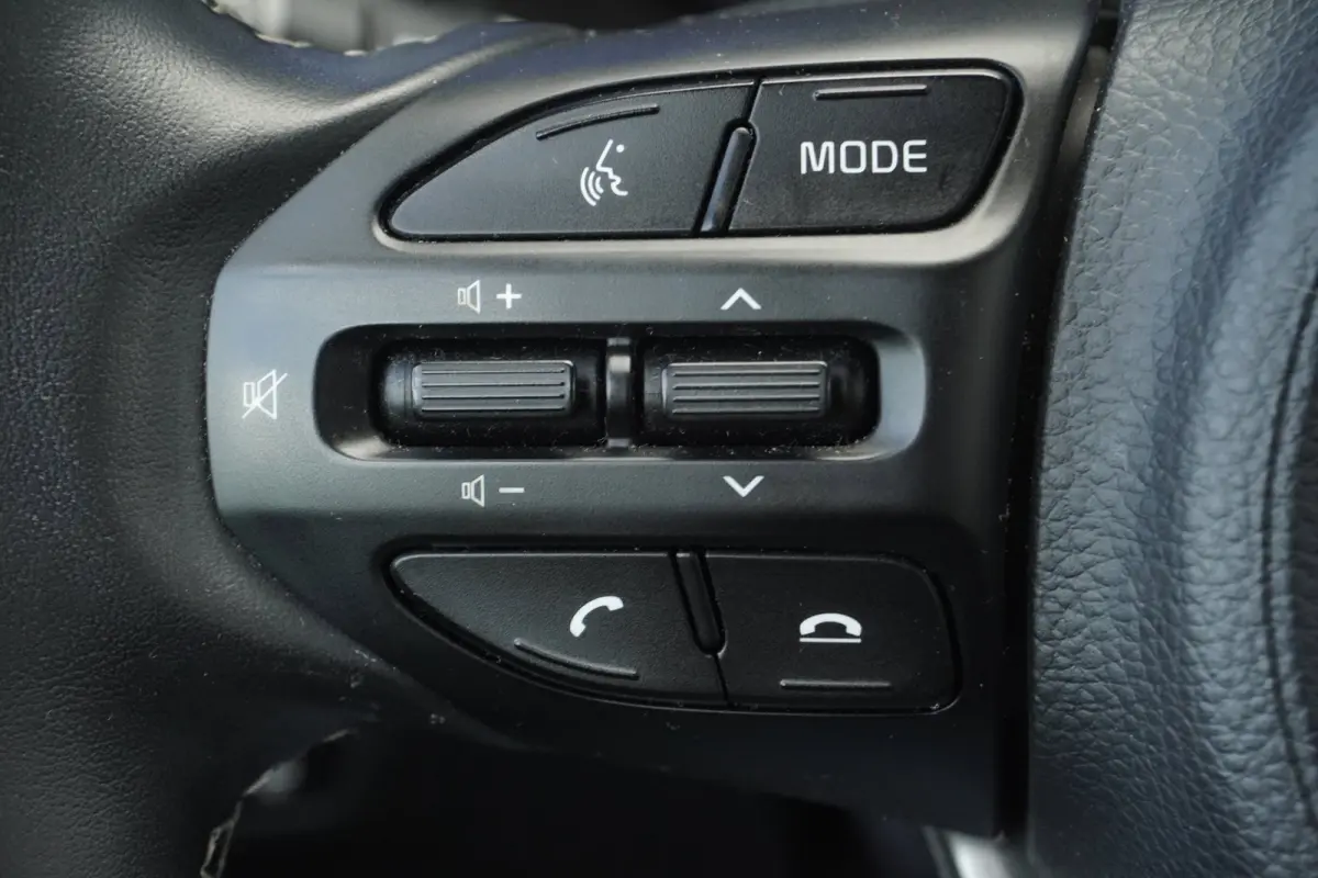 1.0 DPi DynamicPlusLine / Camera / Carplay / Cruise / ECC / Keyless-Entry&Start / 15"LMV / = DEALER ONDERHOUDEN !!