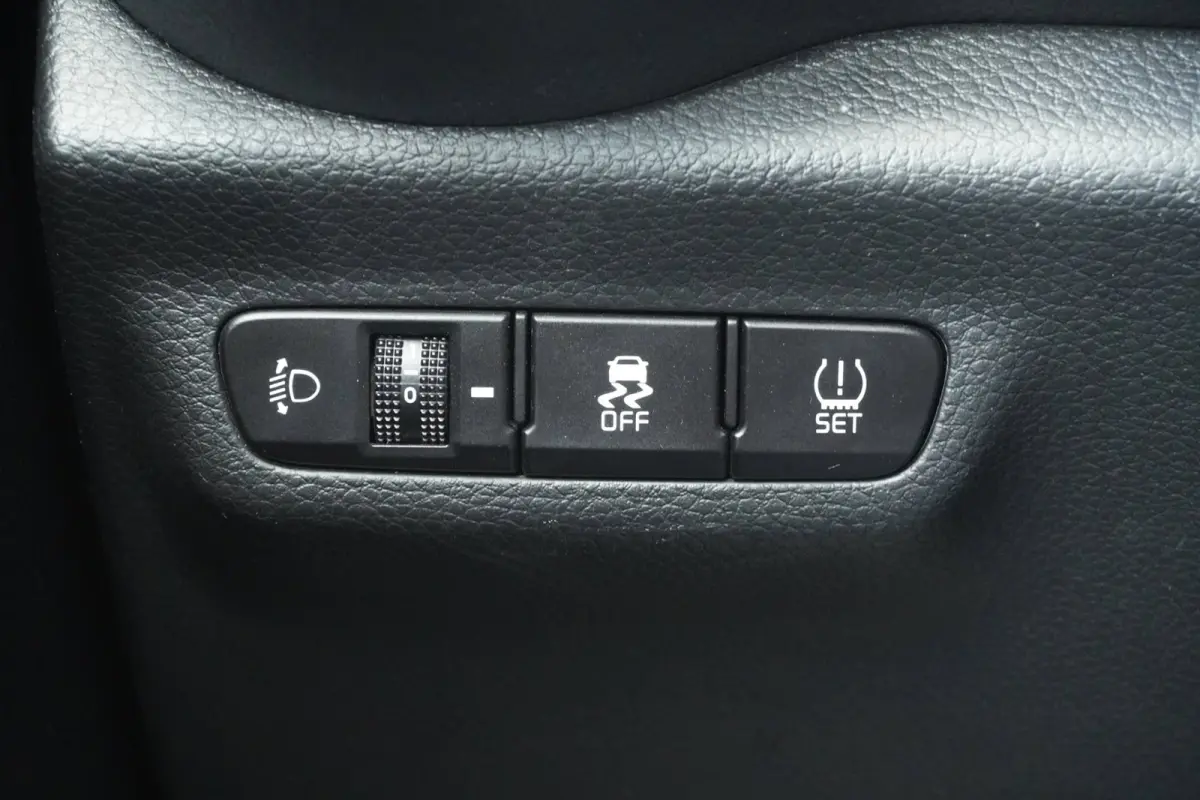 1.0 DPi DynamicPlusLine / Camera / Carplay / Cruise / ECC / Keyless-Entry&Start / 15"LMV / = DEALER ONDERHOUDEN !!