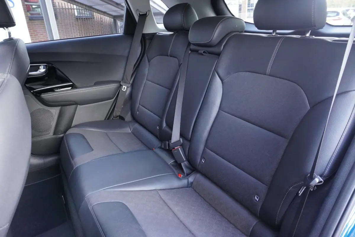 1.6 GDi Hybrid DynamicLine+Led+Leder+Vitrual+Schuifdak+Breed-Navigatie+camera+privacy-Glass = ORIG/NL