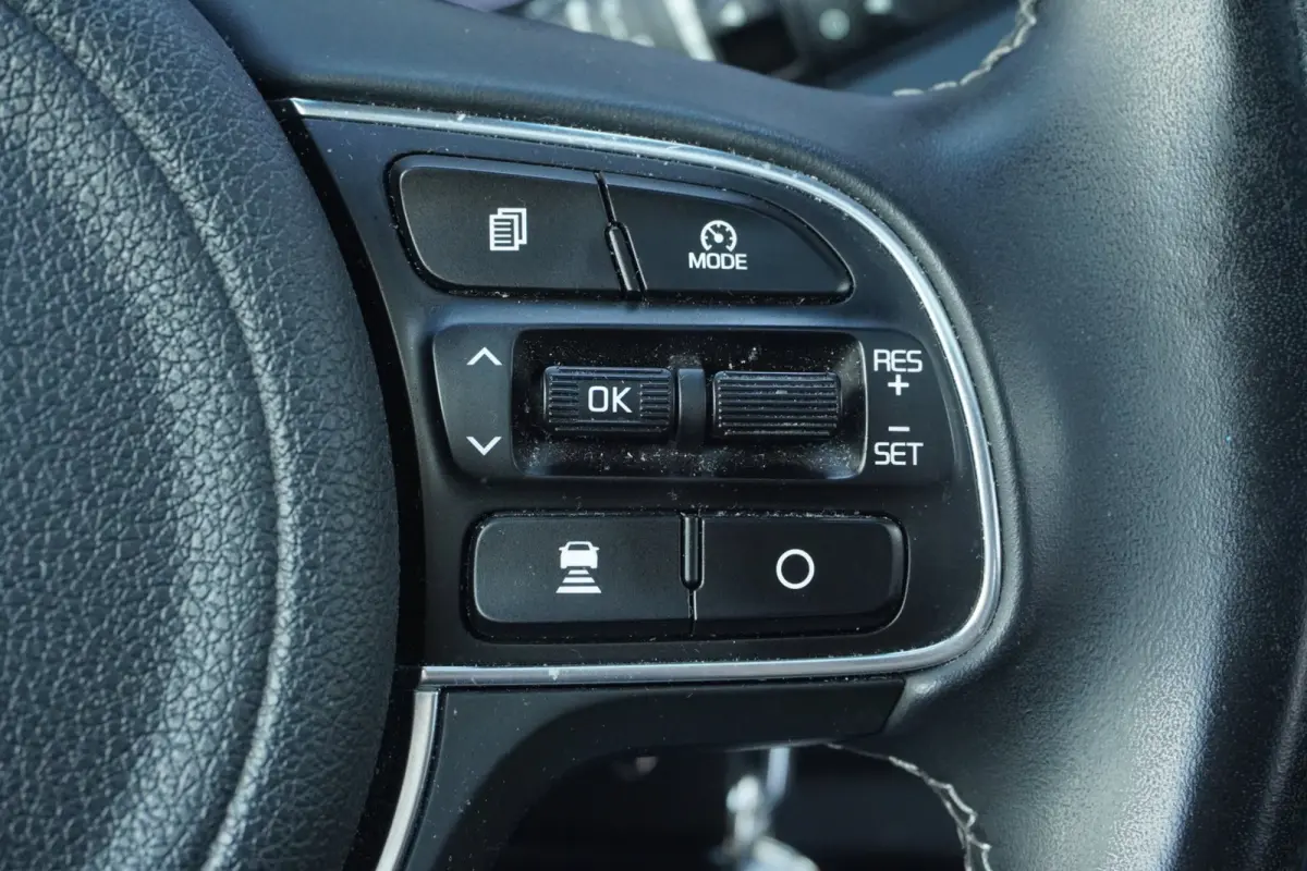 1.6 GDi Hybrid DynamicLine+Led+Leder+Vitrual+Schuifdak+Breed-Navigatie+camera+privacy-Glass = ORIG/NL