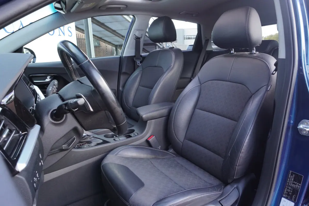 1.6 GDi Hybrid DynamicLine+Led+Leder+Vitrual+Schuifdak+Breed-Navigatie+camera+privacy-Glass = ORIG/NL