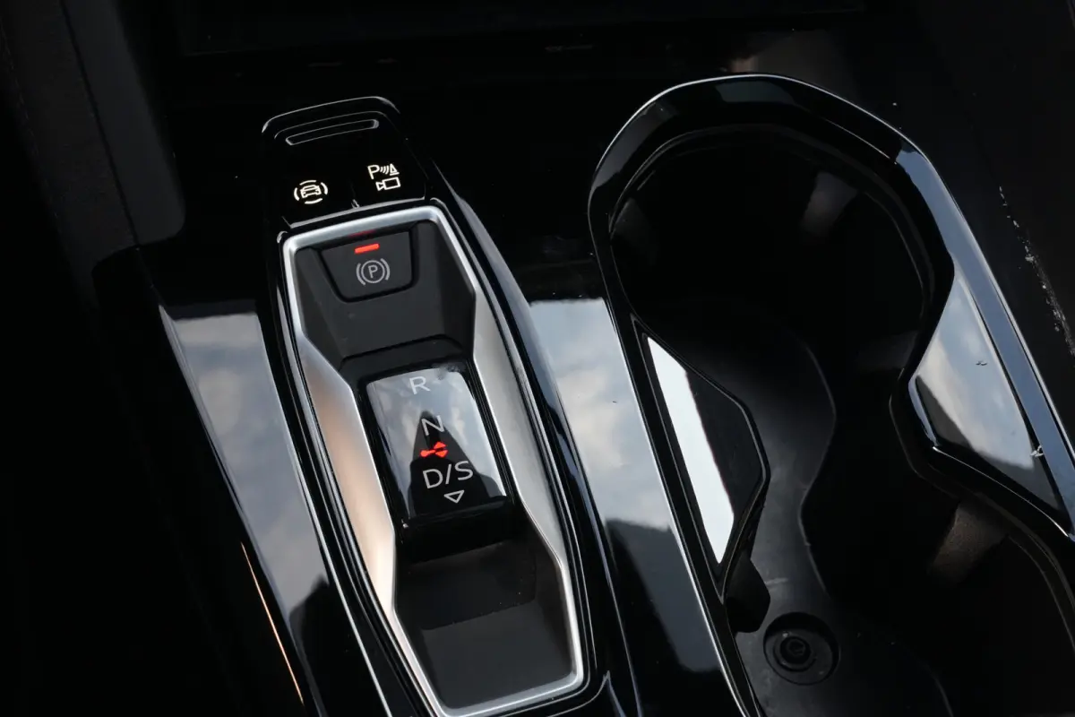 2.0 TFSI e-hybrid quattro S edition Sportback | 299PK | Pano | 360° | 21" | Keyless | S Line | Tech Plus | Audi Q5 Sportback S edition 299 PK Plug-in Hybrid met 2.0 viercilinder, panoramada