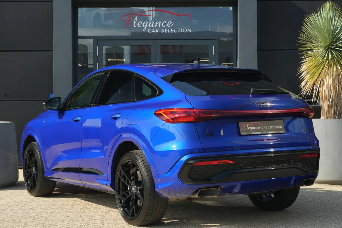 2.0 TFSI e-hybrid quattro S edition Sportback | 299PK | Pano | 360° | 21" | Keyless | S Line | Tech Plus | Audi Q5 Sportback S edition 299 PK Plug-in Hybrid met 2.0 viercilinder, panoramada