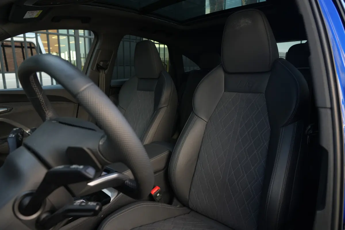 2.0 TFSI e-hybrid quattro S edition Sportback | 299PK | Pano | 360° | 21" | Keyless | S Line | Tech Plus | Audi Q5 Sportback S edition 299 PK Plug-in Hybrid met 2.0 viercilinder, panoramada