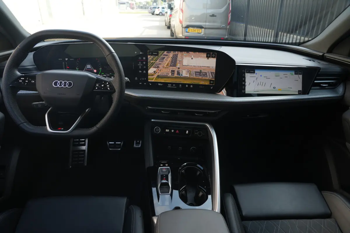 2.0 TFSI e-hybrid quattro S edition Sportback | 299PK | Pano | 360° | 21" | Keyless | S Line | Tech Plus | Audi Q5 Sportback S edition 299 PK Plug-in Hybrid met 2.0 viercilinder, panoramada