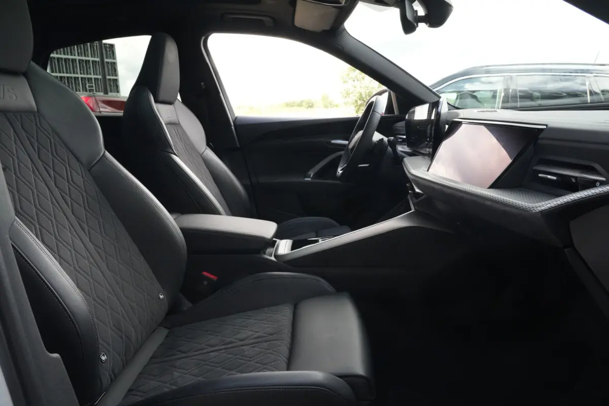 2.0 TFSI e-hybrid quattro S edition Sportback | 299PK | Pano | 360° | 21" | Keyless | S Line | Tech Plus | Audi Q5 Sportback S edition 299 PK Plug-in Hybrid met 2.0 viercilinder, panoramada