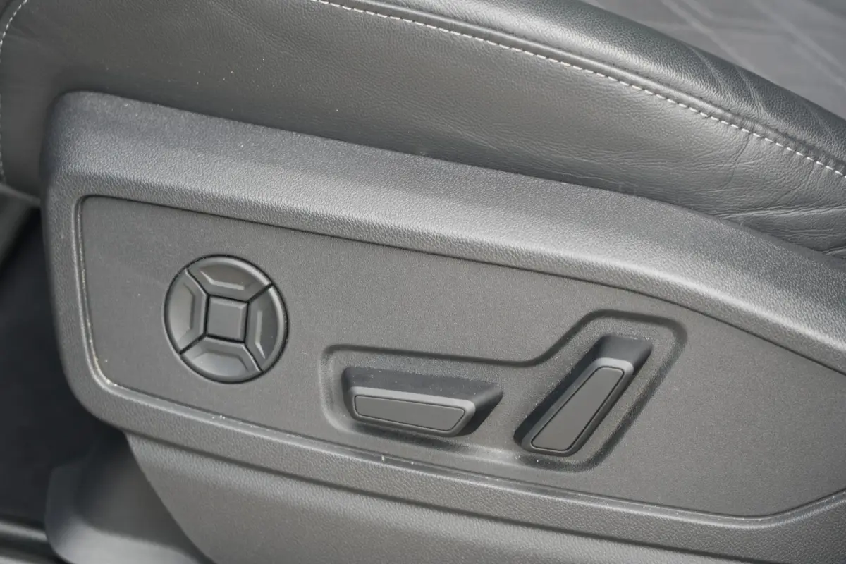 2.0 TFSI e-hybrid quattro S edition Sportback | 299PK | Pano | 360° | 21" | Keyless | S Line | Tech Plus | Audi Q5 Sportback S edition 299 PK Plug-in Hybrid met 2.0 viercilinder, panoramada