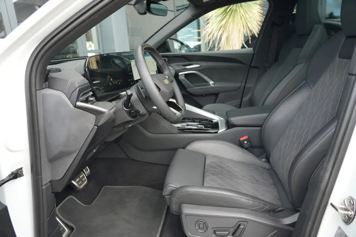2.0 TFSI e-hybrid quattro S edition Sportback | 299PK | Pano | 360° | 21" | Keyless | S Line | Tech Plus | Audi Q5 Sportback S edition 299 PK Plug-in Hybrid met 2.0 viercilinder, panoramada